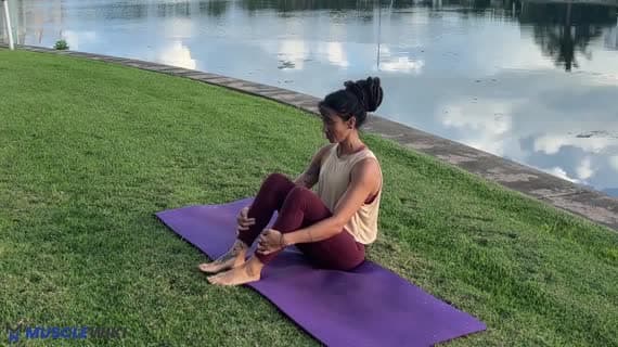 Revolved Head To Knee