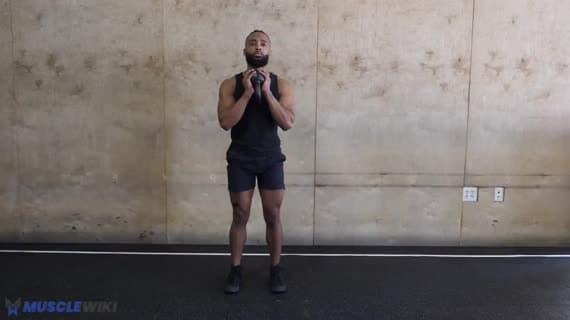 केटलबेल वैकल्पिक कर्ट्सी लंज