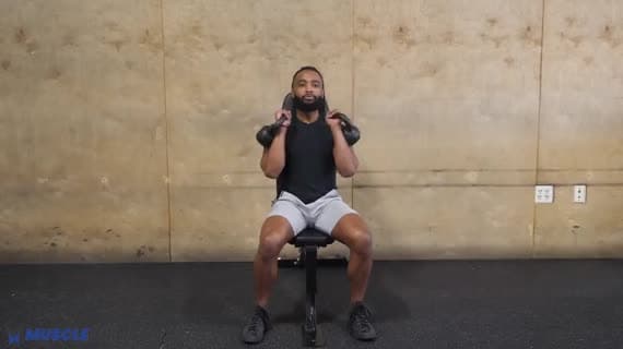 ضغط كتف جالس بالكيتل بيل