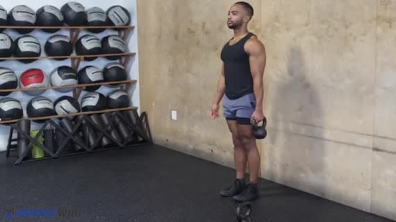 केटलबेल सिंगल-आर्म फॉरवर्ड लंज