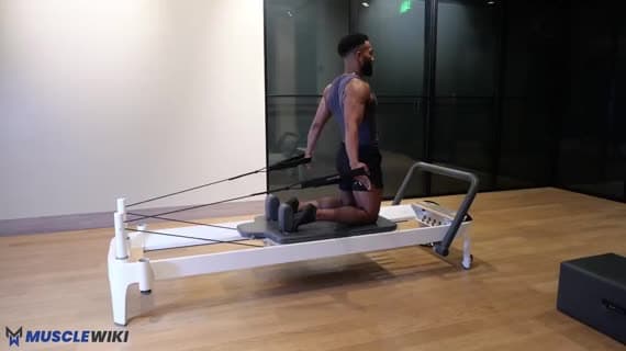 Обратные «слезинки» — на коленях, с разворотом внутрь