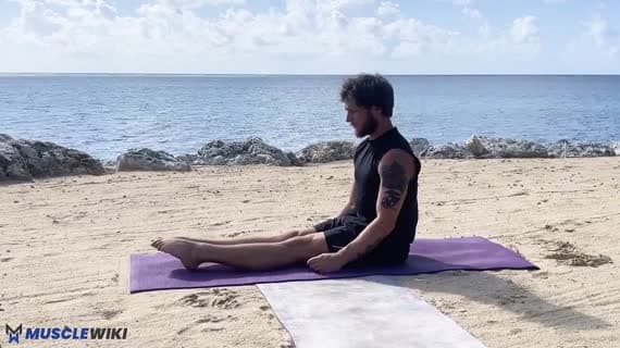 Siedzący skłon do przodu